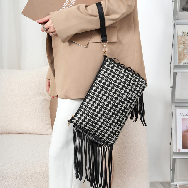 Plaid tassel clutch