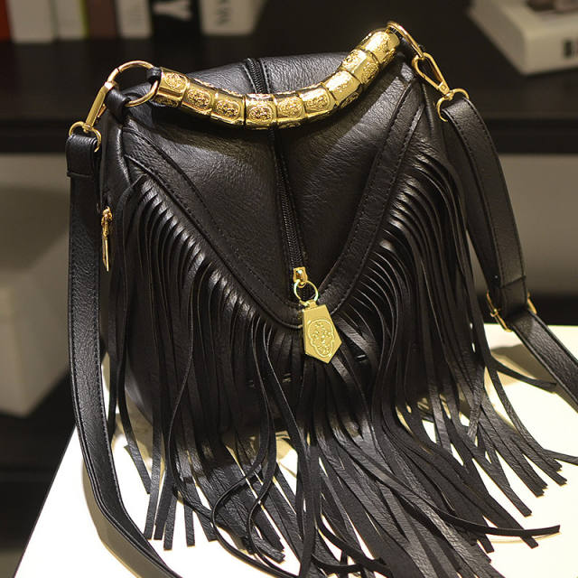 Large size tassel bucket bag