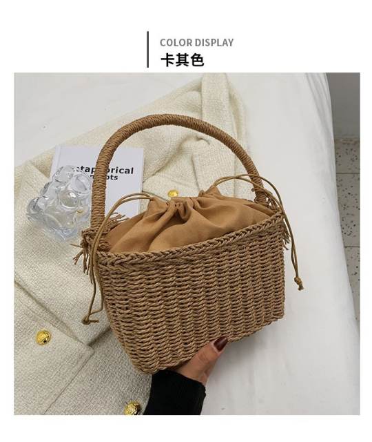 Straw handbag