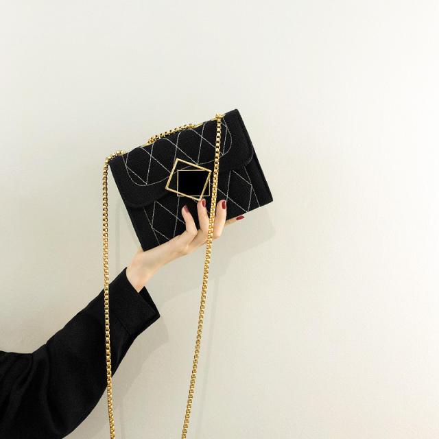 Metal chain crossbody bag