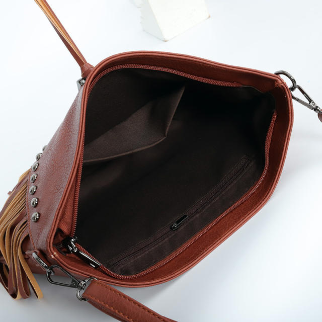 Vintage tassel shoulder bag