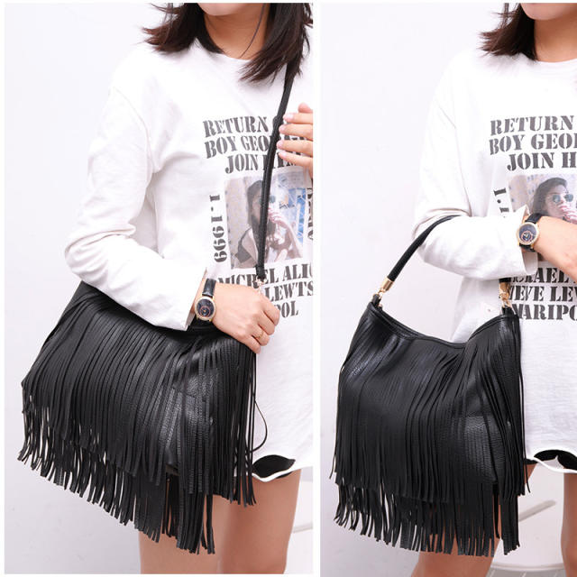 Large capacity tassel handbag