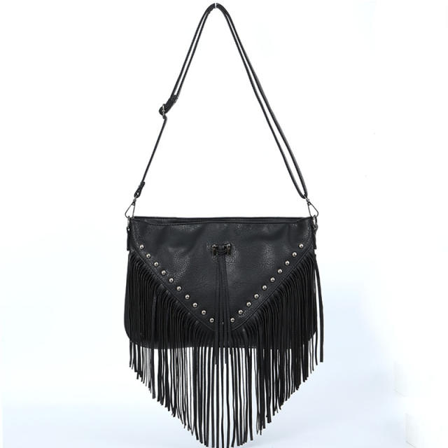 Vintage tassel shoulder bag