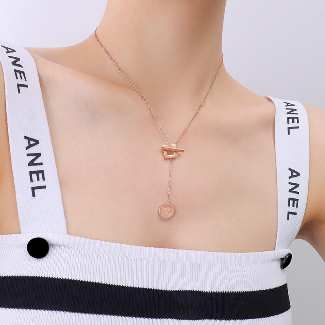 Round plate pendant toggle lariat necklace