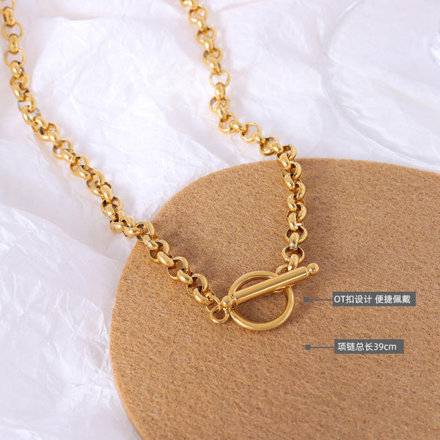 Stainless steel chain toggle necklace