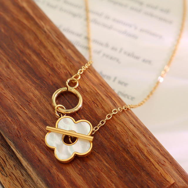 Mother shell flower pendant toggle necklace