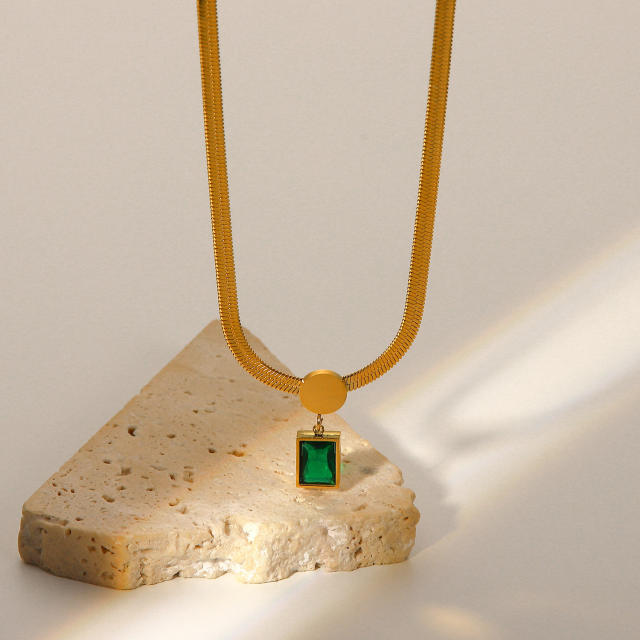 18KG vintage Emerald pendant stainless steel necklace