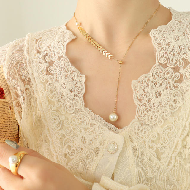 Pearl pendant lariat necklace