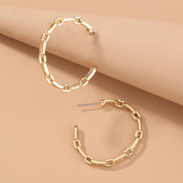Metal C- shaped hoop earrings