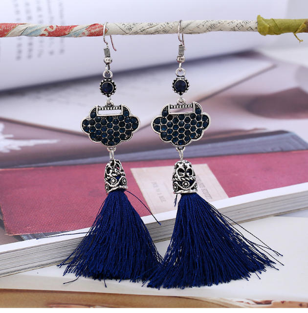 Lock thread tassel earrings