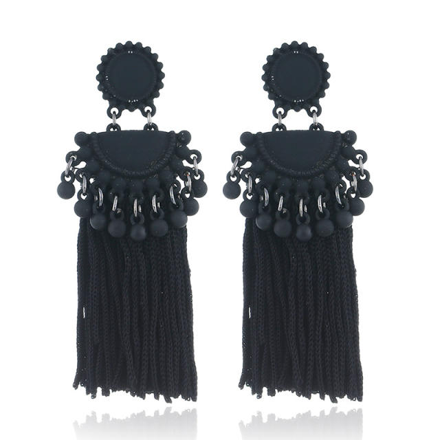 Fan-shaped thread tassel earrings