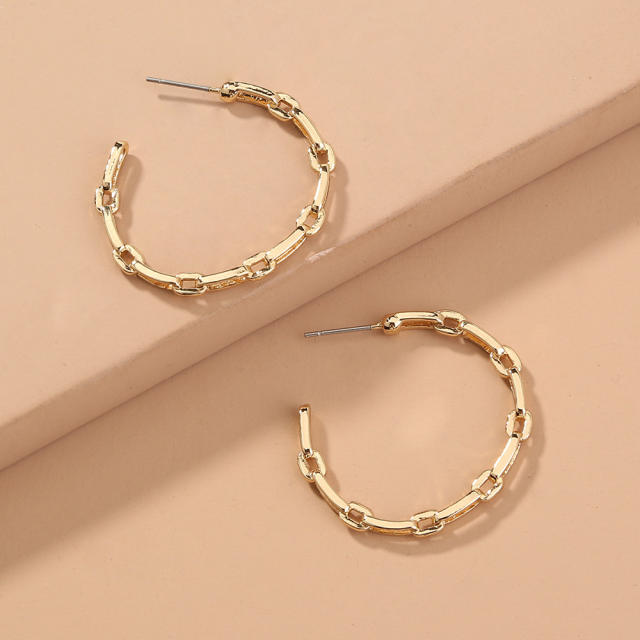 Metal C- shaped hoop earrings