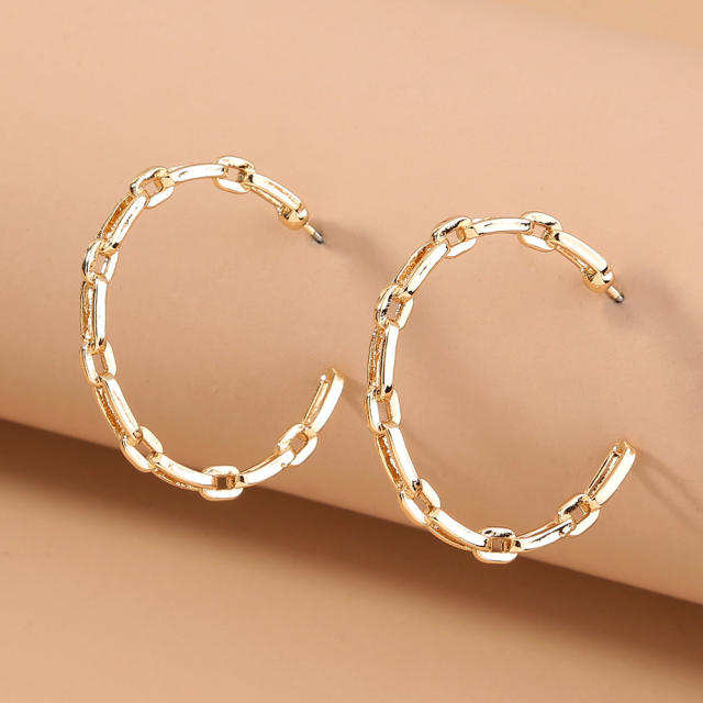 Metal C- shaped hoop earrings