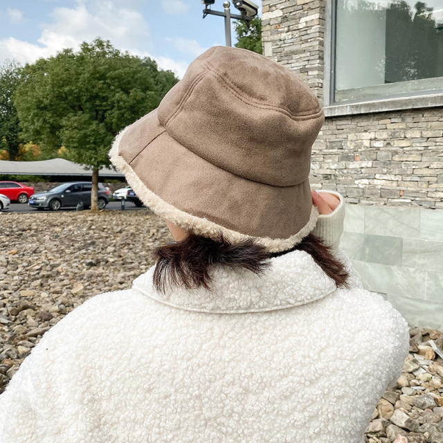 Solid color warm bucket hat