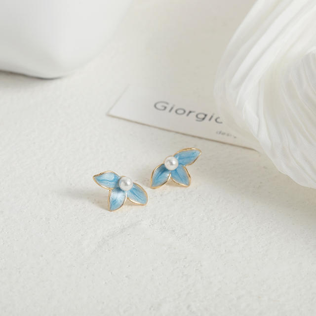 Enamel flower pearl stud earrings