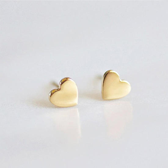 Tiny heart stainless steel ear studs