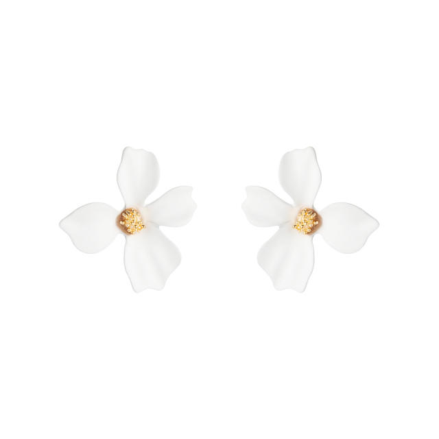 Flower studs earrings