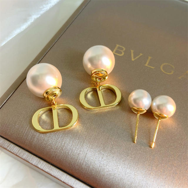 Fashion CD letter pearl earrings