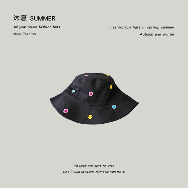 Small flowers bucket hat