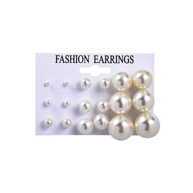 Rhinestone and pearl stud set