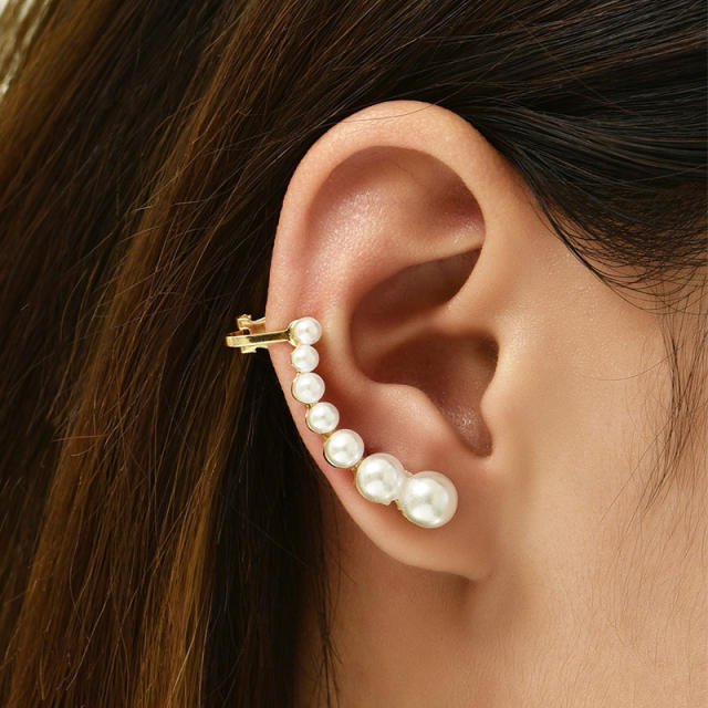 Fashion pearl climbers earrings