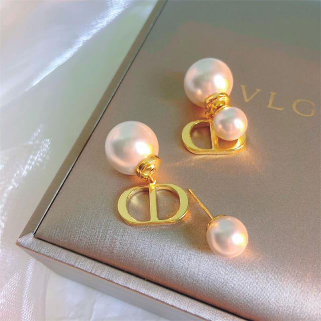 Fashion CD letter pearl earrings