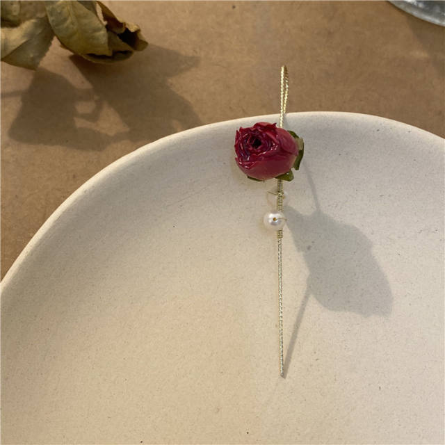 Fashion freshwater pearl flower ear pin