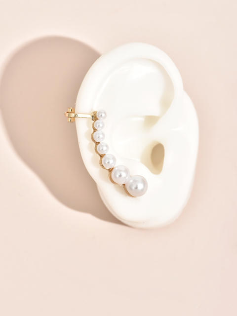 Fashion pearl climbers earrings