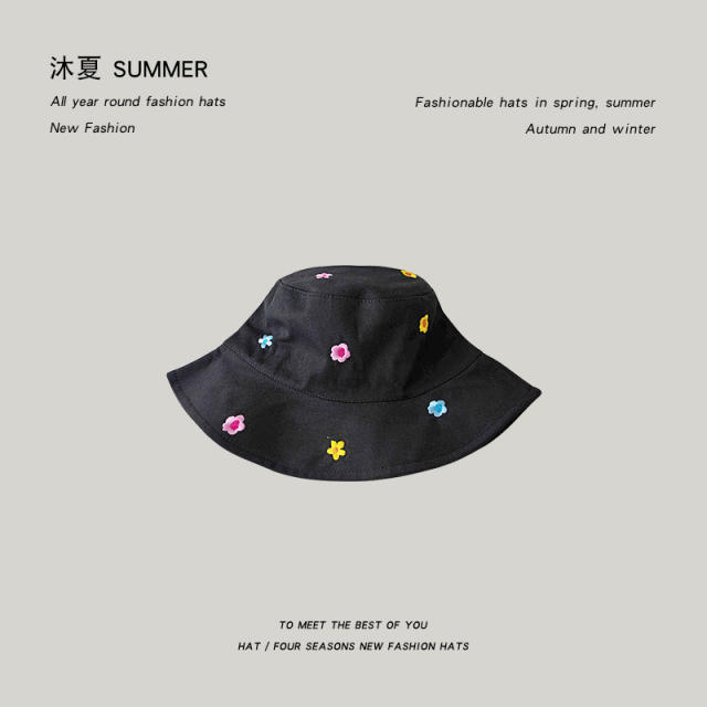 Small flowers bucket hat