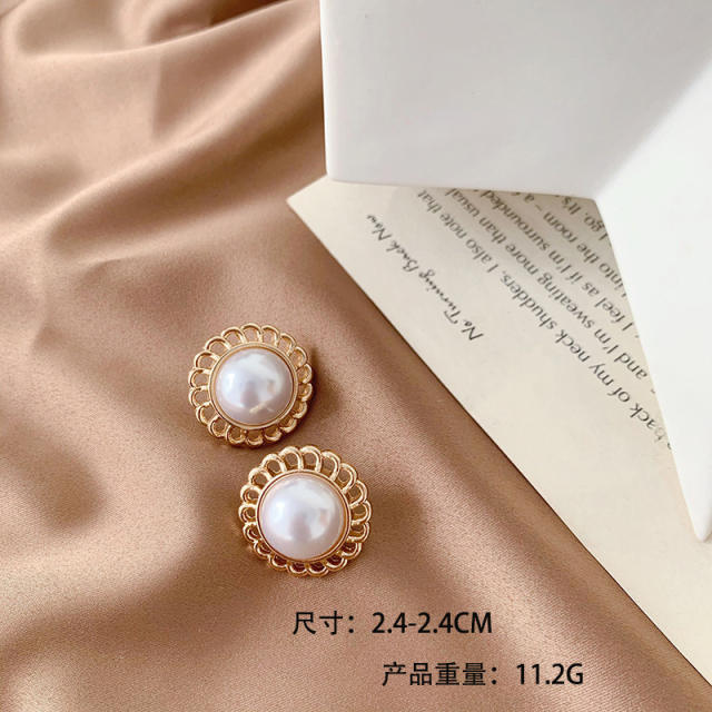 Silver needle pearl stud earrings