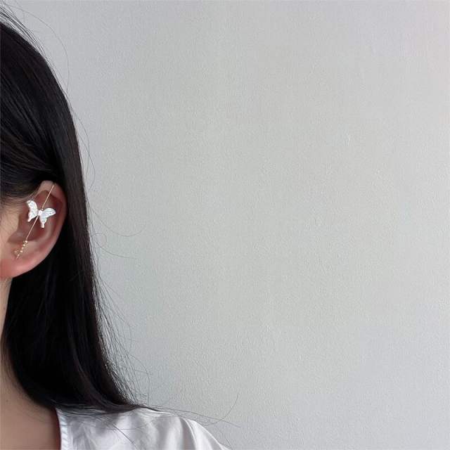 Fashion butterfly shaped shell ear pin