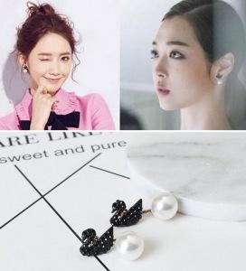 Fashion pearl black swan jacket earrings