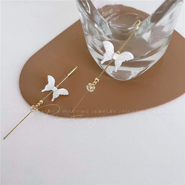 Fashion butterfly shaped shell ear pin