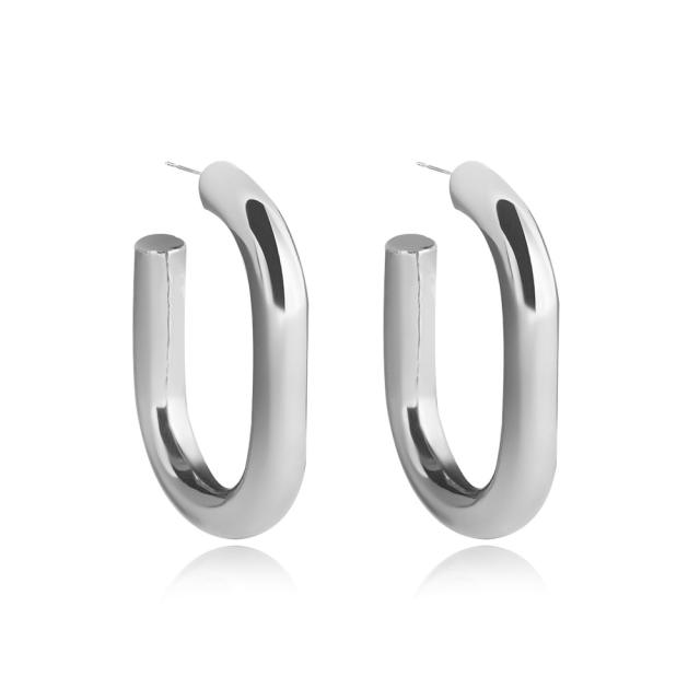 Simple U-shaped earrings