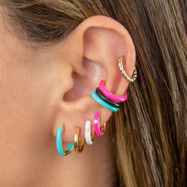 18KG enamel huggie earrings