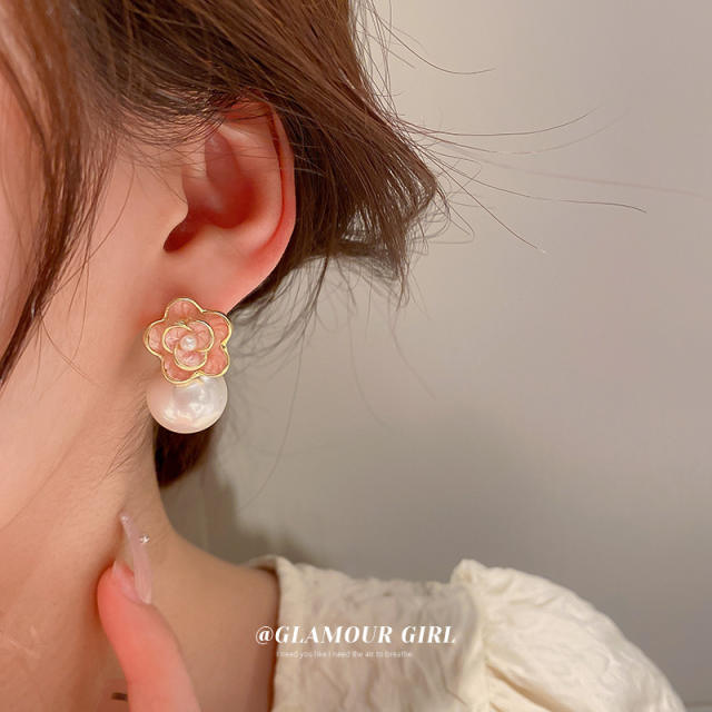 Enamel flower pearl ear studs