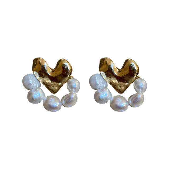 Baroque pearl gold color heart earrings