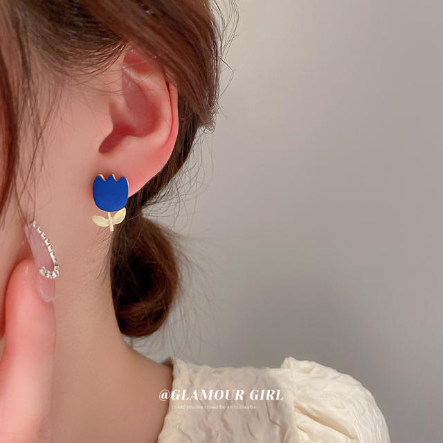 Silver Needle asymmetric flower earrings