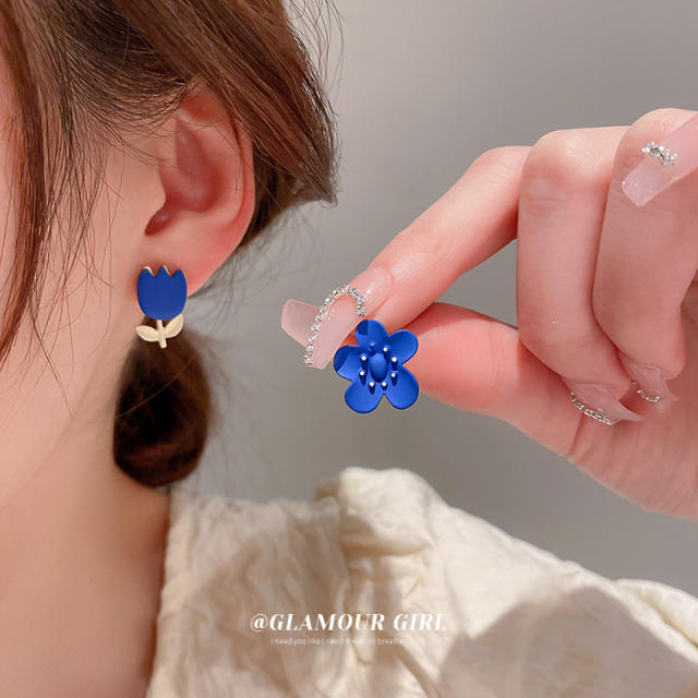 Silver Needle asymmetric flower earrings