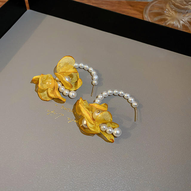 Open hoope flower pearl earrings