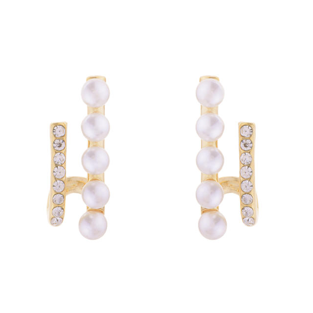 Elegant pearl ear studs