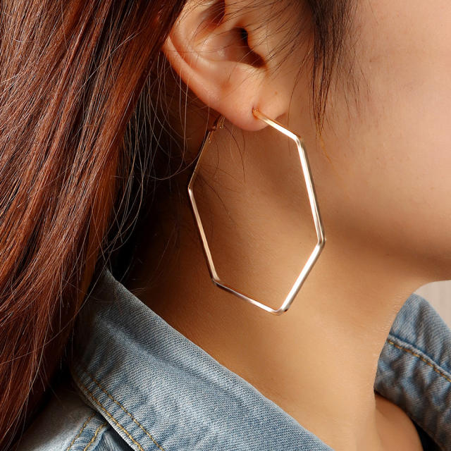 Hexagonal earrings set