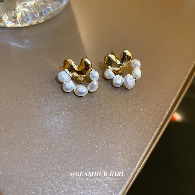 Baroque pearl gold color heart earrings