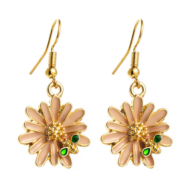 Bee Daisy dangling earrings