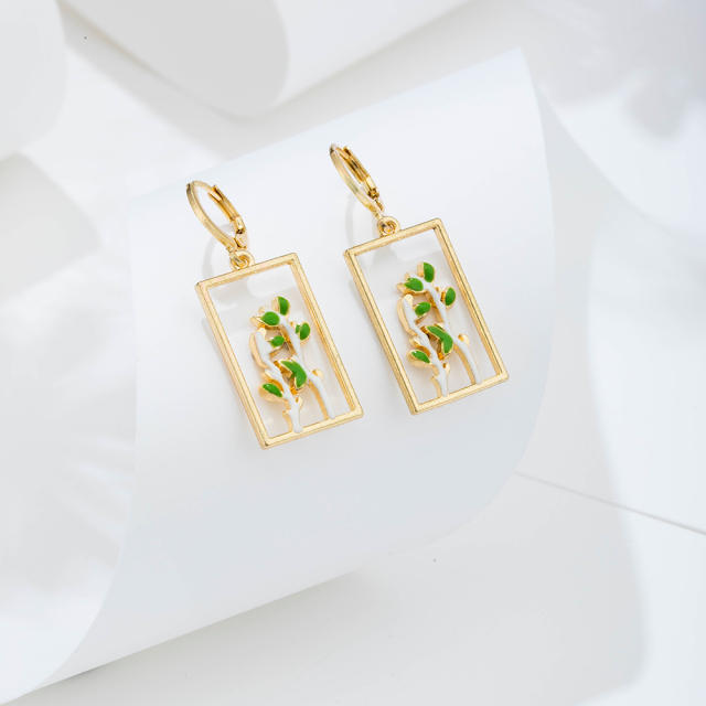 Plant pendant earrings