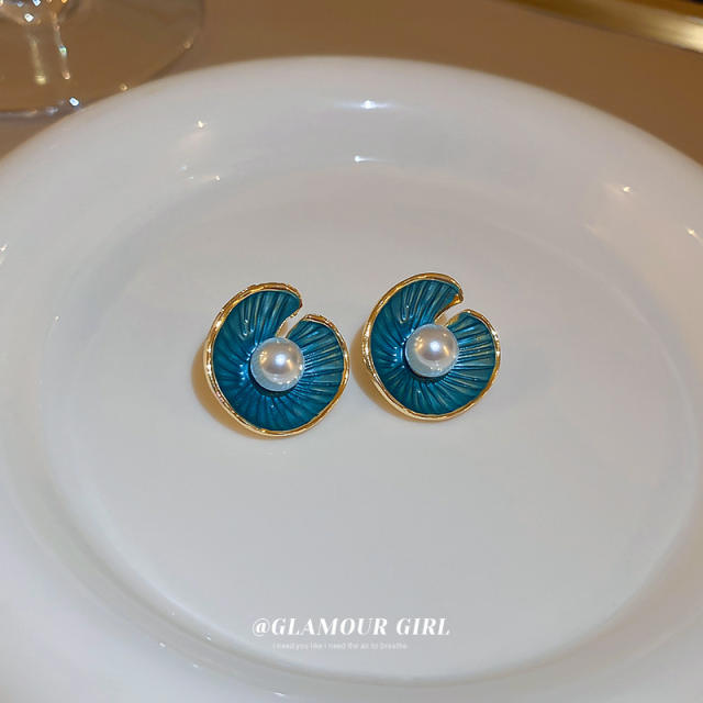 Vintage blue color pearl ear studs