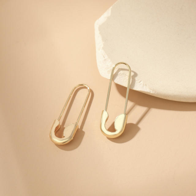 Mini pin earrings