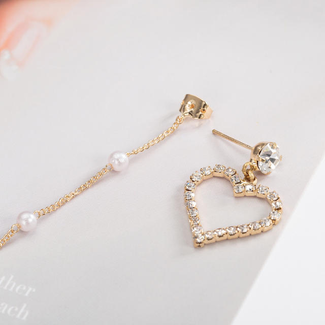 Korean fashion heart-shaped asymmetric rhinestone Pearl earrings