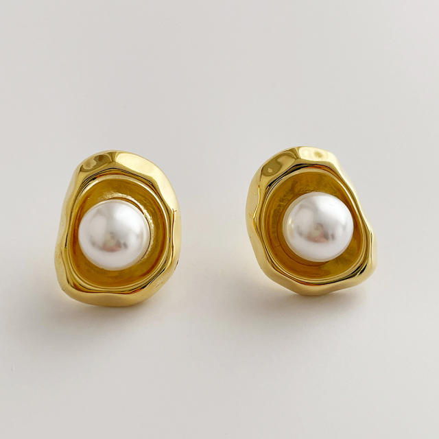 Retro irregular metal pearl earrings