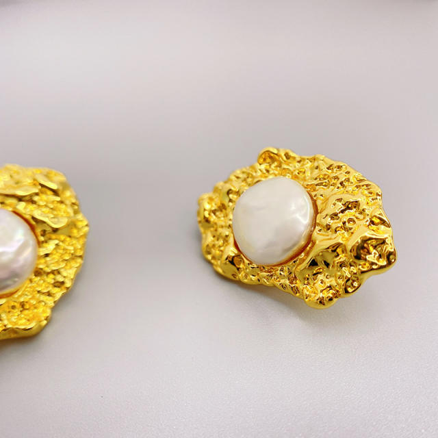 Vintage gold color water pearl 18KG ear studs